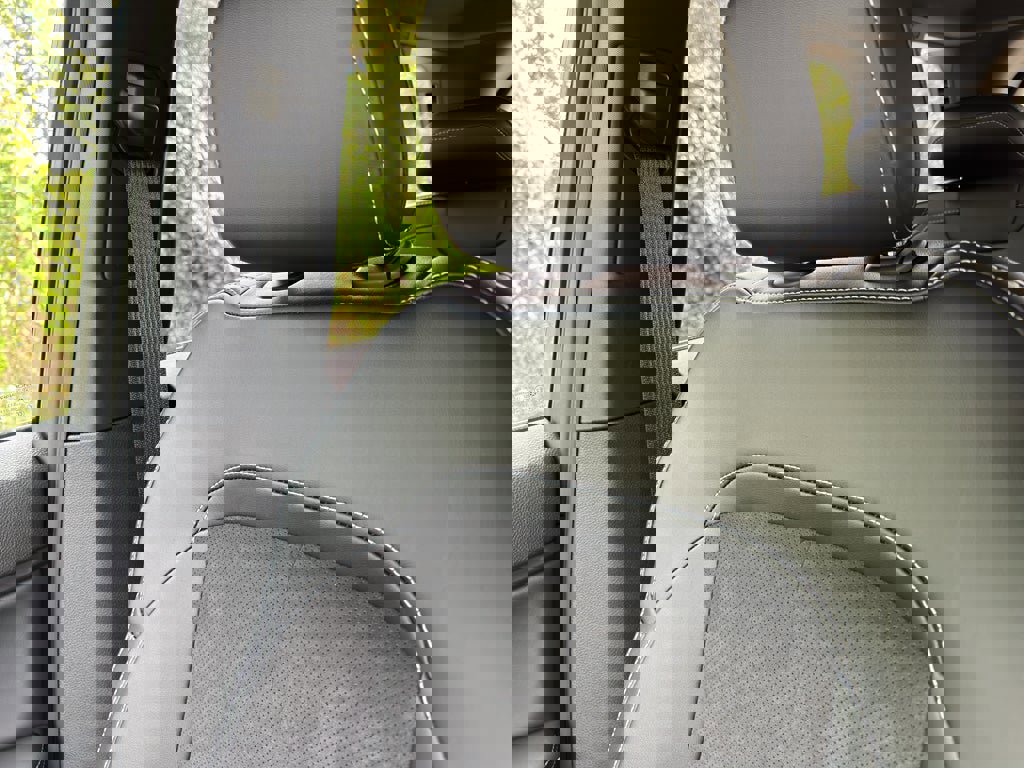 New 2025 Jeep Grand Cherokee Altitude image 18