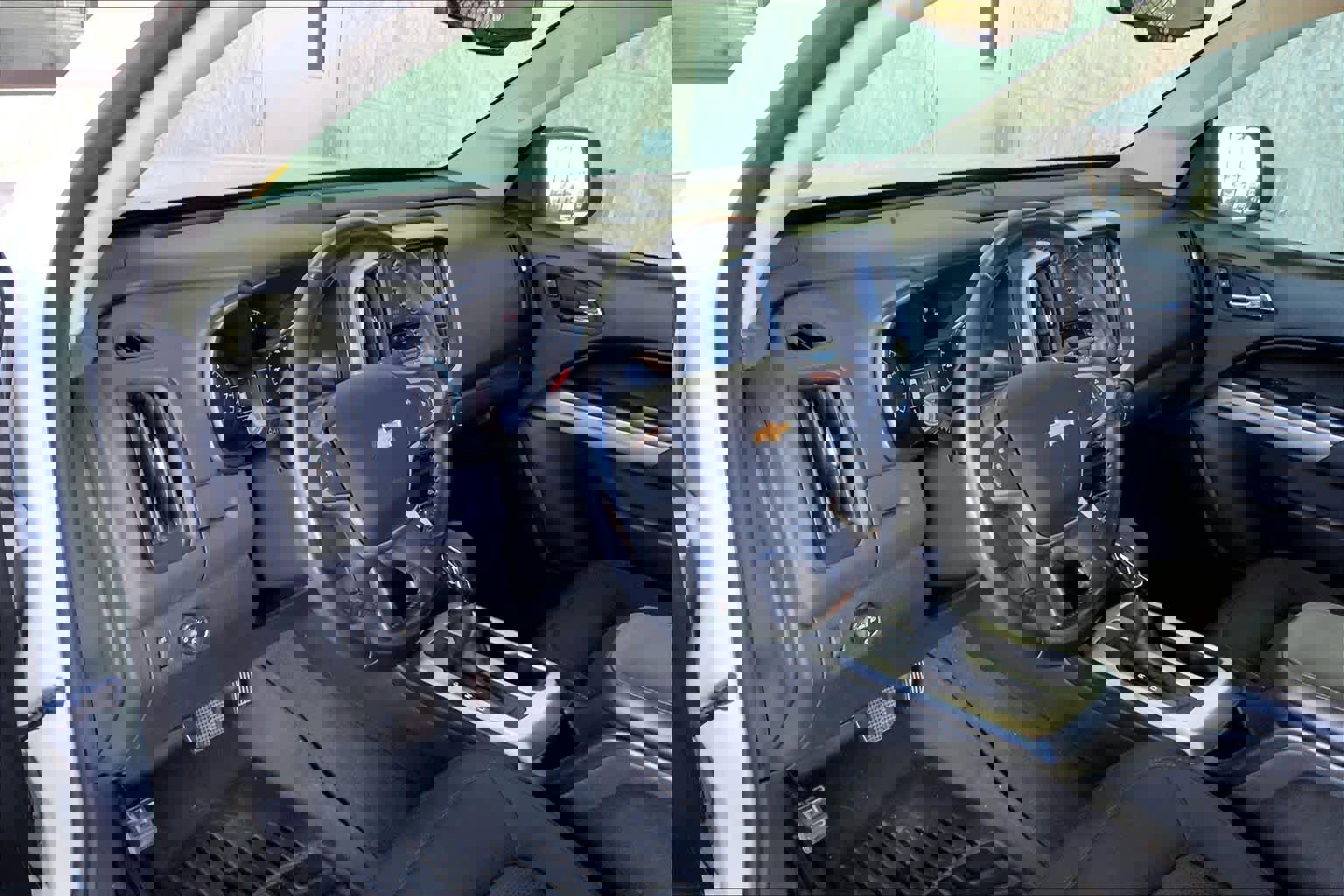 Used 2022 Chevrolet Colorado LT w/ Chrome Appearance Package image 16