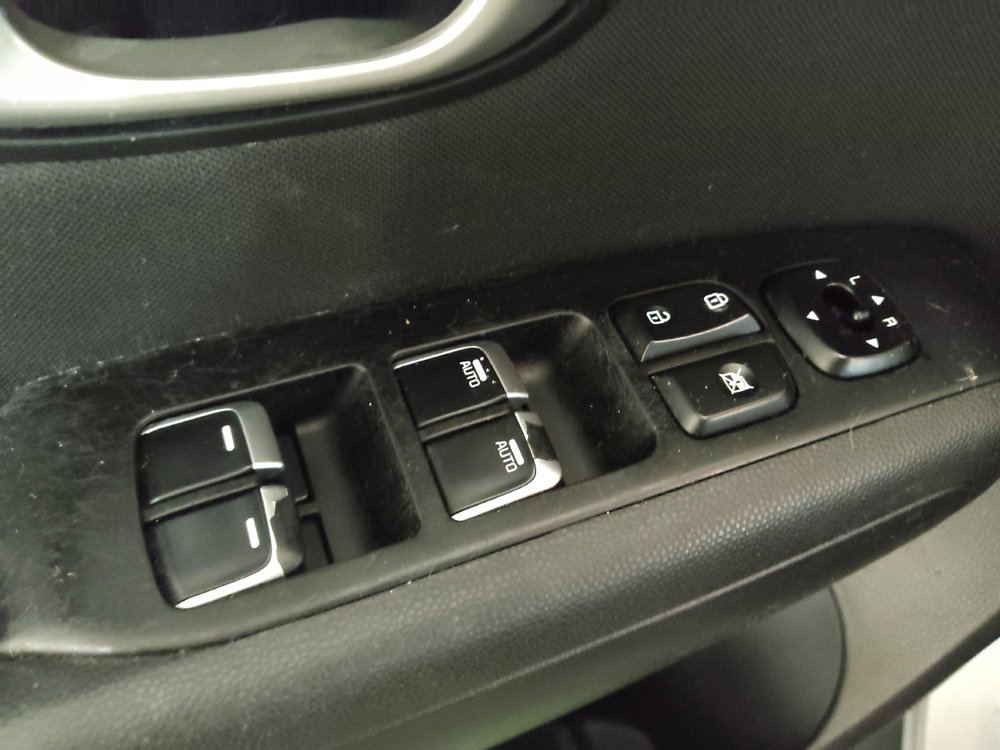 Used 2018 Kia Soul + FWD image 27