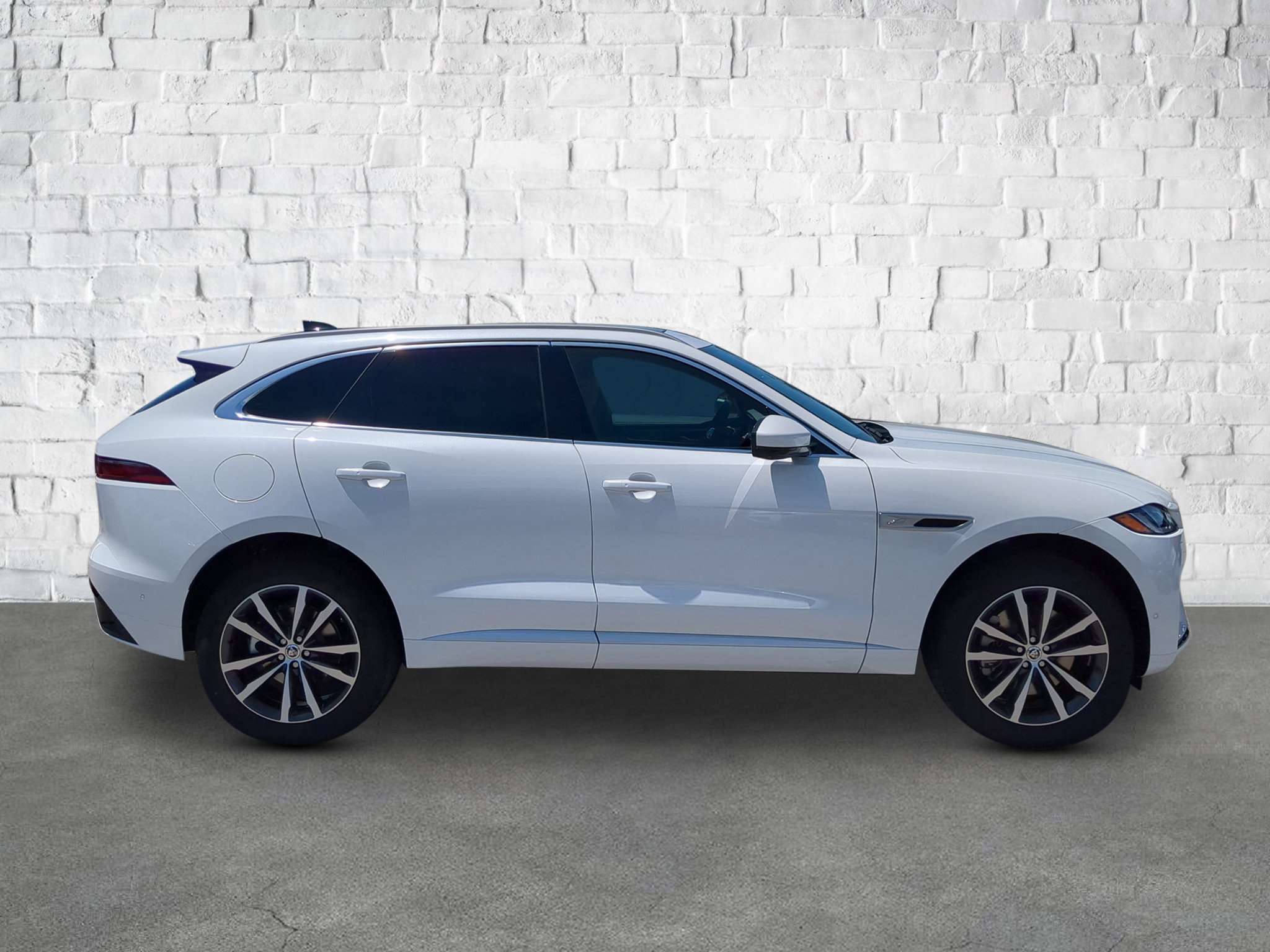 New 2026 Jaguar F-PACE R-Dynamic S image 7