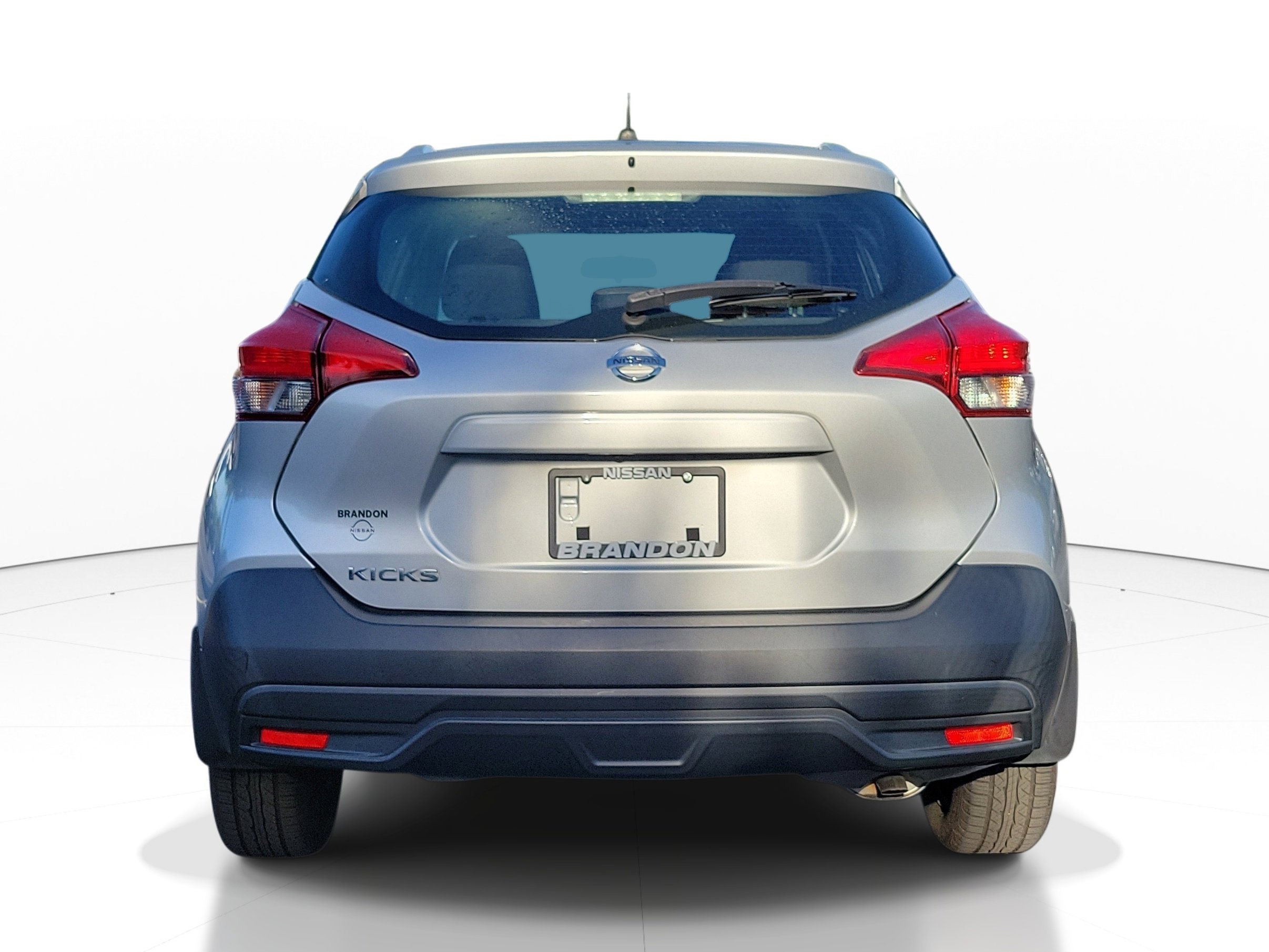 Used 2019 Nissan Kicks S image 8