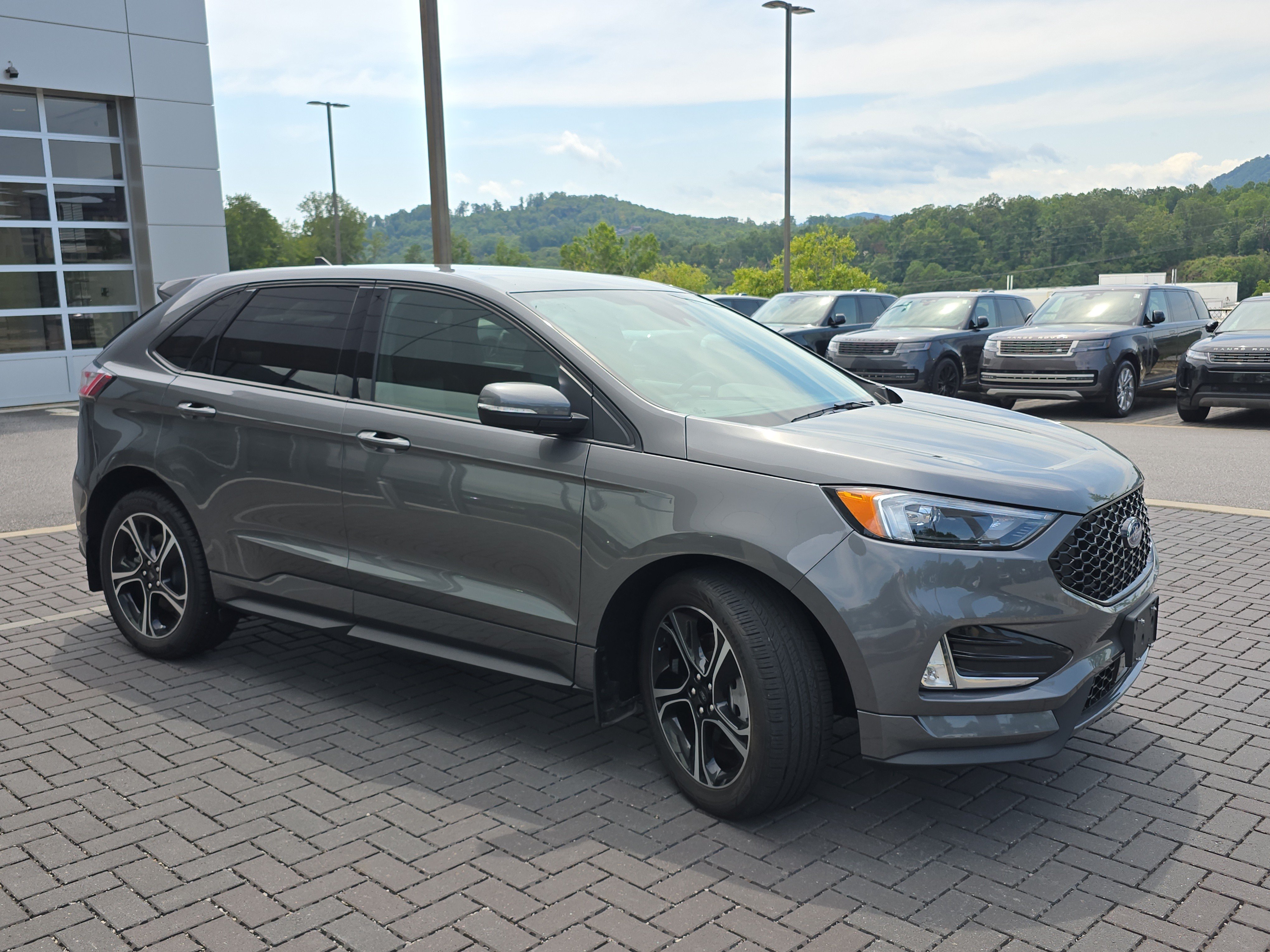 Used 2023 Ford Edge ST AWD/4WD image 3
