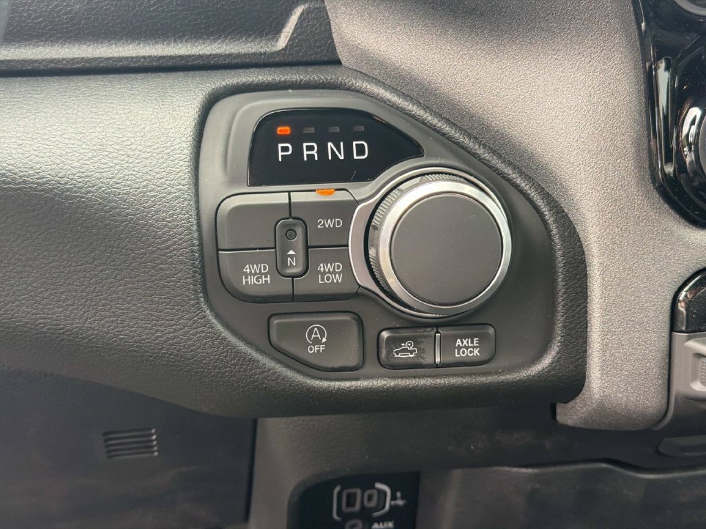 New 2026 RAM 1500 Warlock AWD/4WD image 8