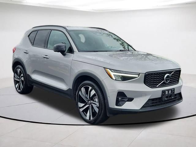 Certified 2025 Volvo XC40 B5 Plus