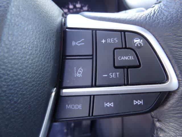 Used 2024 Toyota Sienna XLE FWD image 25