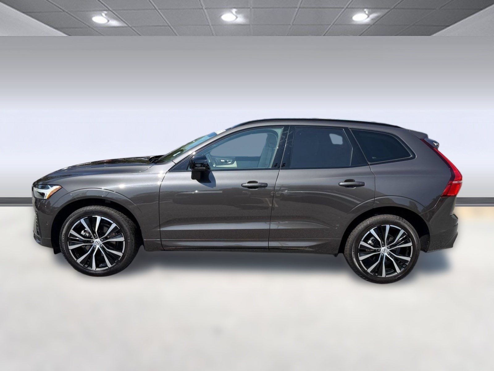 Certified 2025 Volvo XC60 B5 Plus w/ Protection Package Premier AWD/4WD image 2