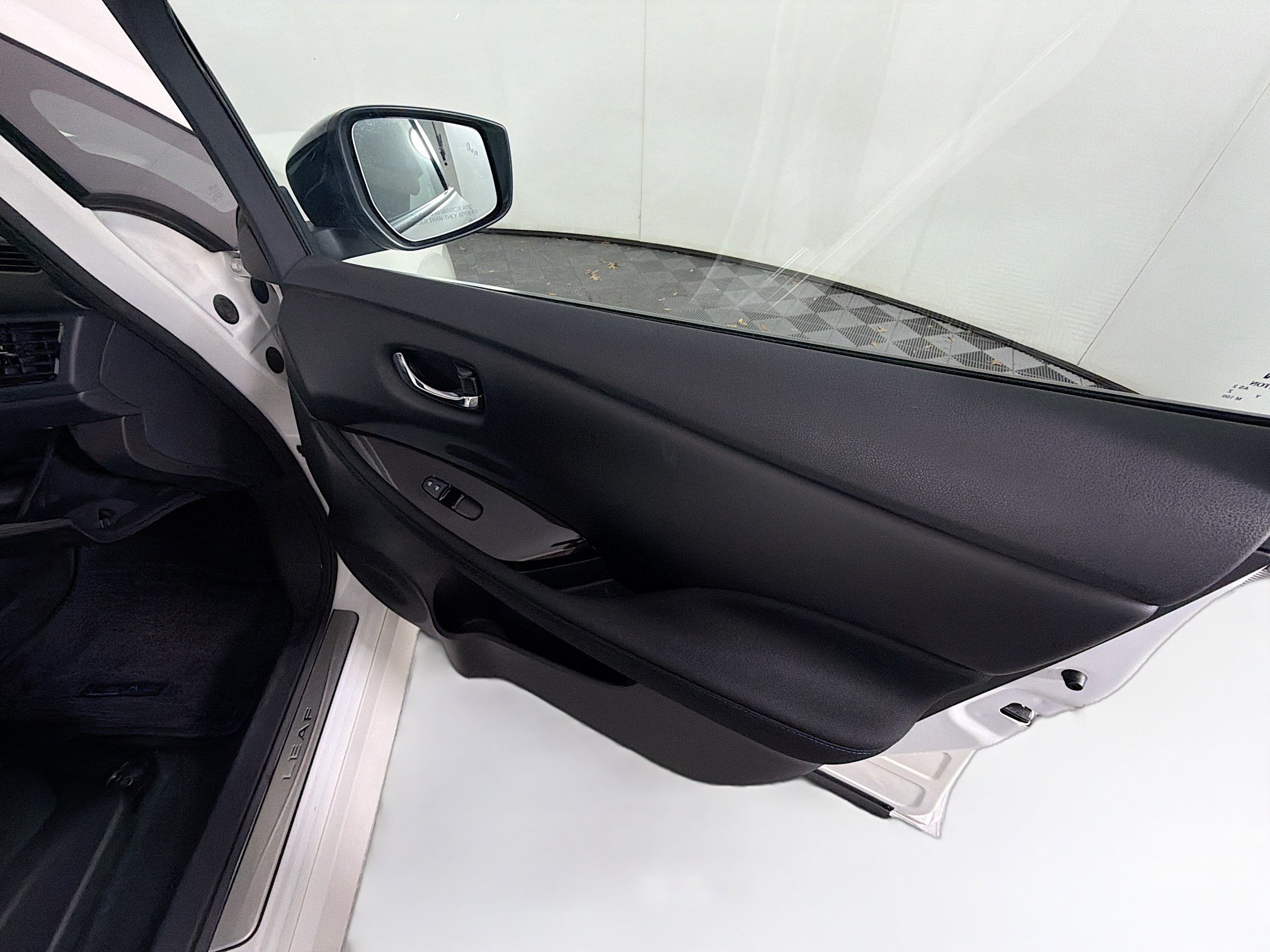 Used 2024 Nissan Leaf SV Plus FWD image 30