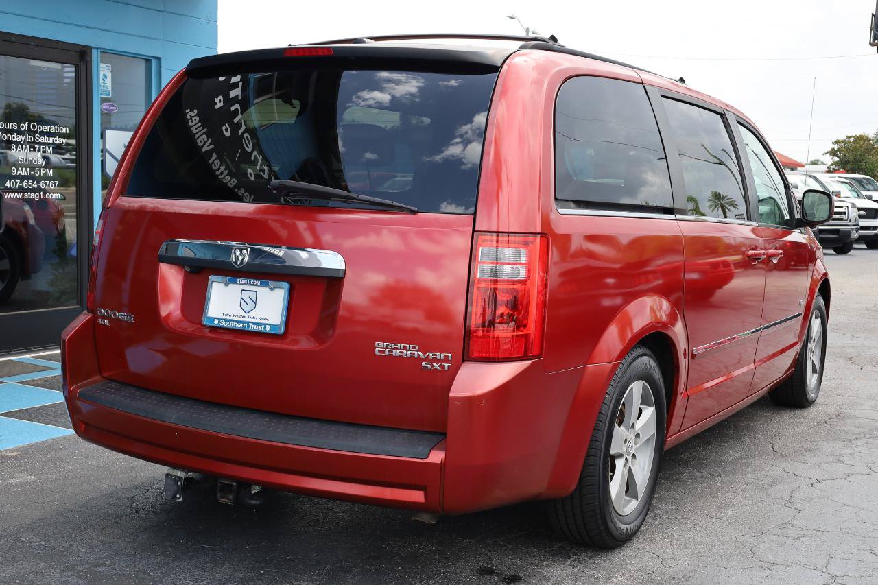 Used 2009 Dodge Grand Caravan SXT FWD image 4