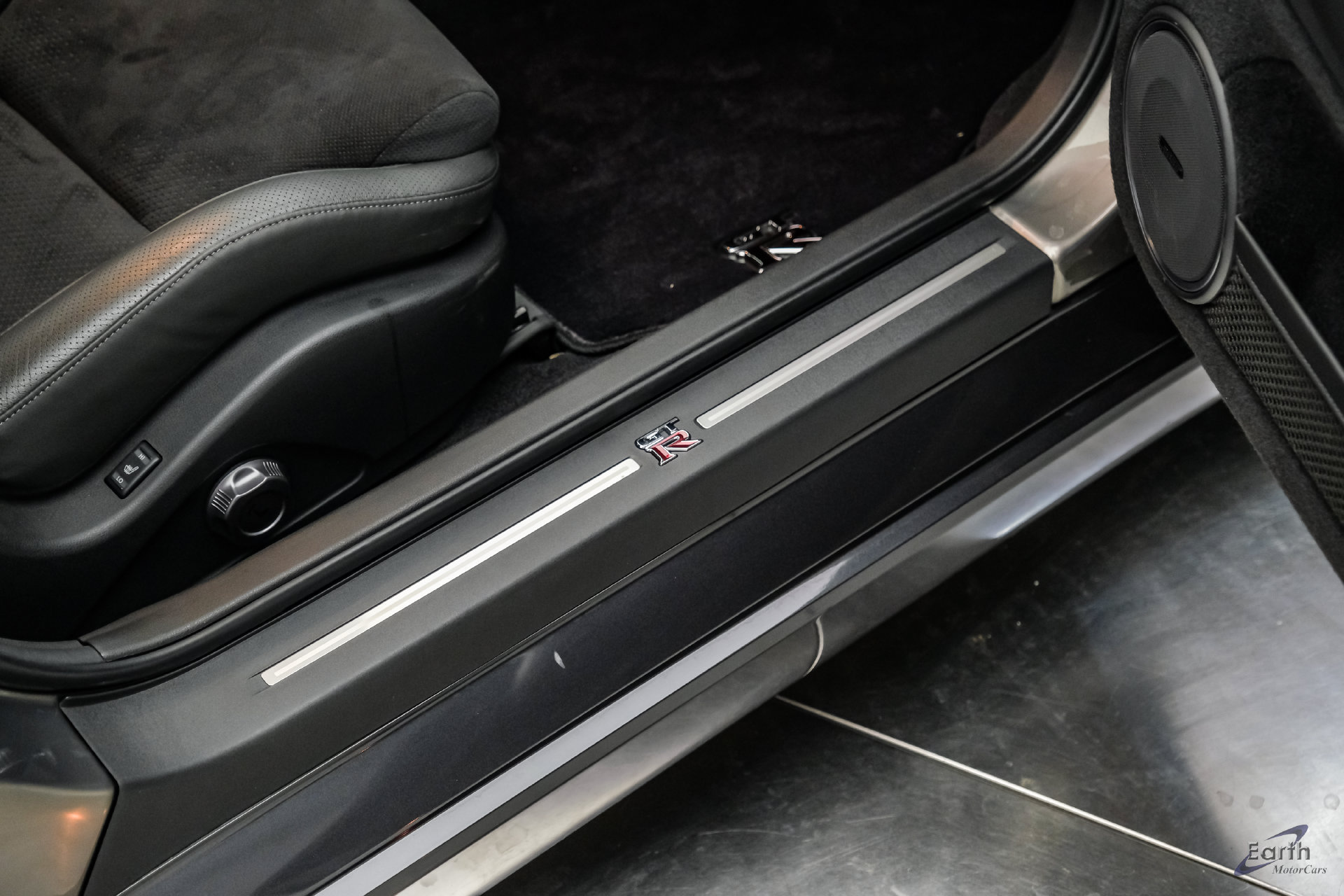 Used 2009 Nissan GT-R Premium AWD/4WD image 62