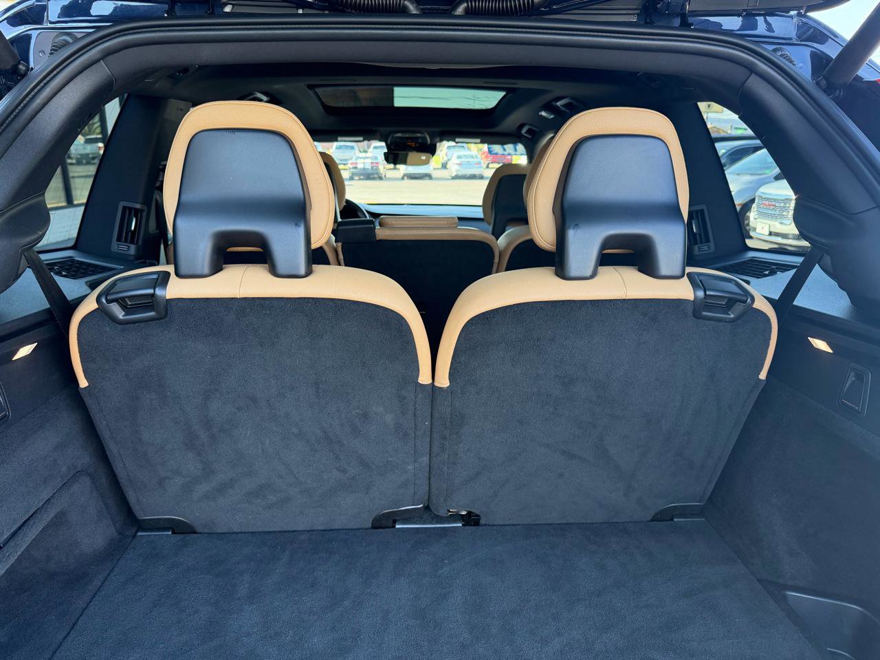 Used 2017 Volvo XC90 T6 Momentum w/ Vision Package image 22