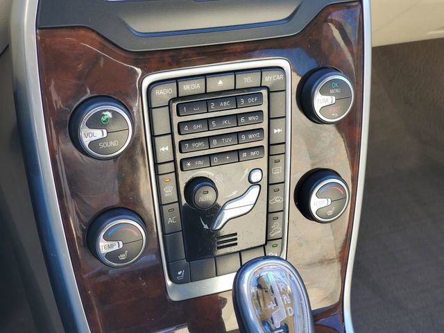 Used 2013 Volvo XC70 T6 image 23