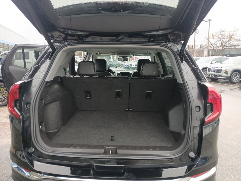 Certified 2024 GMC Terrain SLT image 29