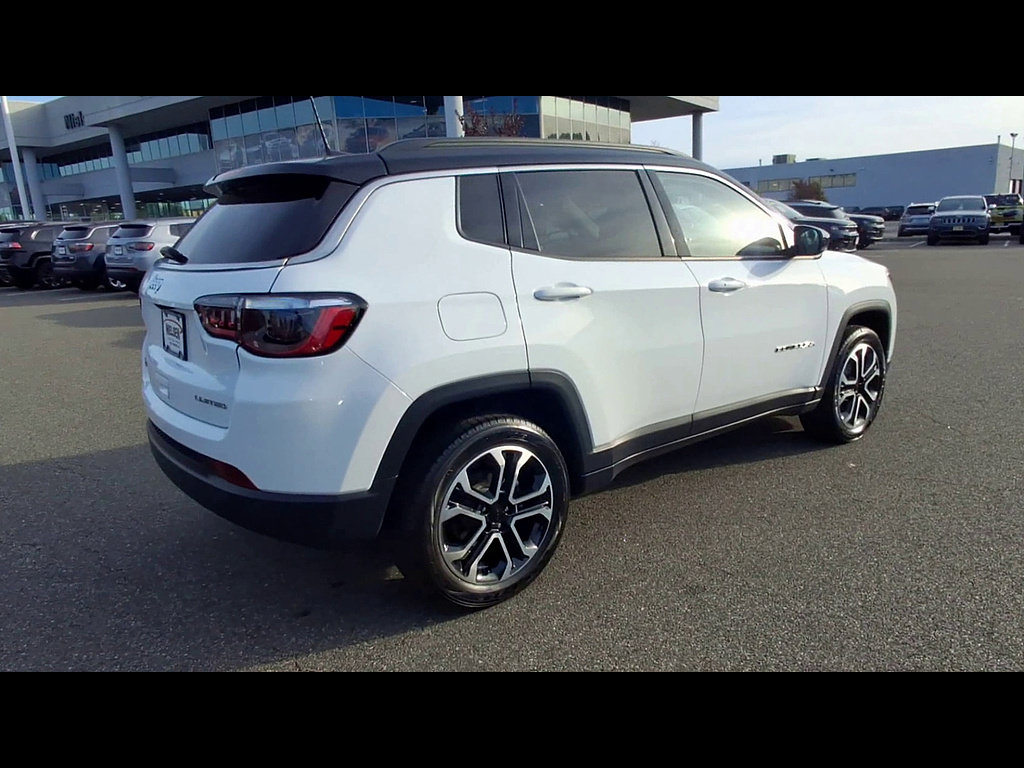 Used 2024 Jeep Compass Limited w/ Sun and Sound Group AWD/4WD image 8