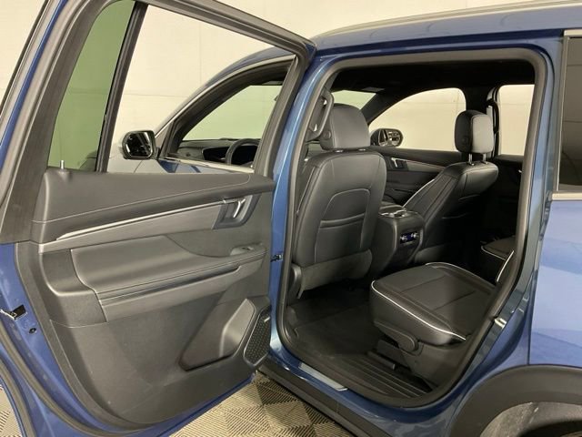 Used 2025 Buick Enclave Preferred image 32