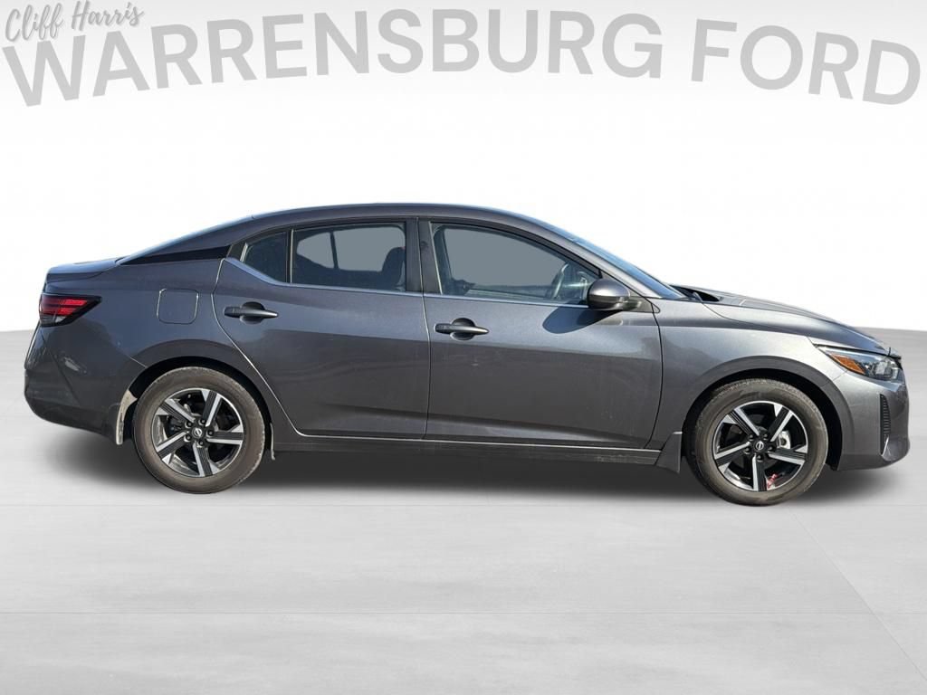 Used 2025 Nissan Sentra SV FWD image 8