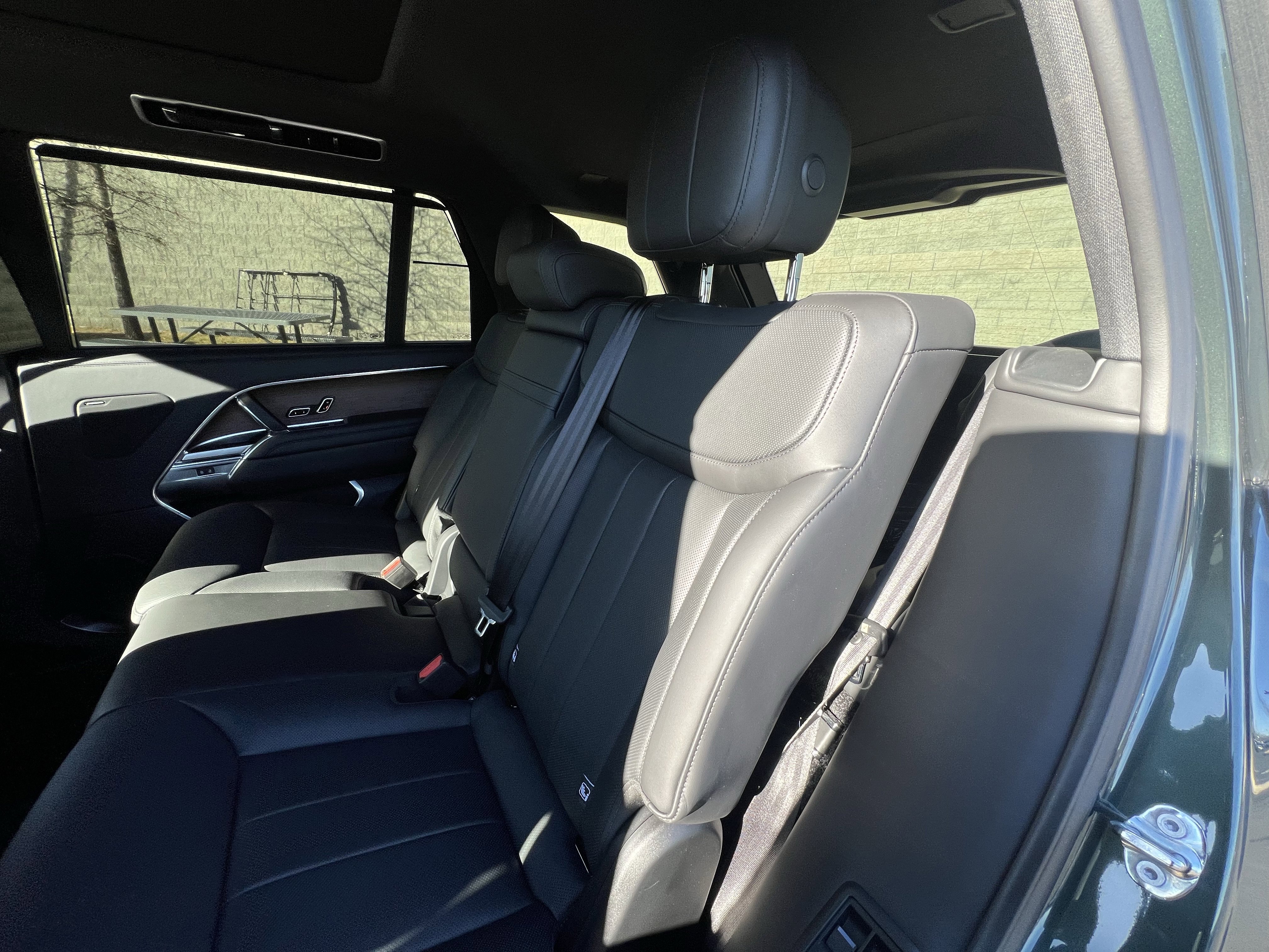 Certified 2025 Land Rover Range Rover Long Wheelbase SE image 32