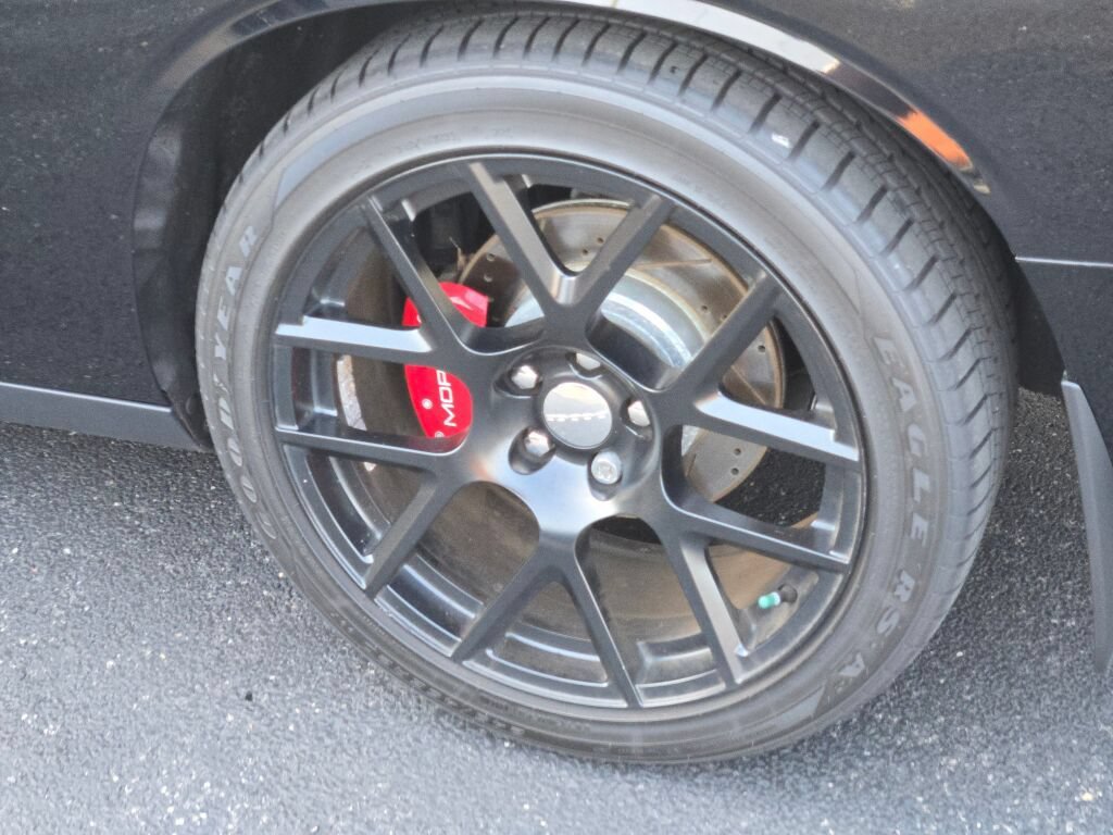 Used 2015 Dodge Challenger R/T Plus RWD image 7