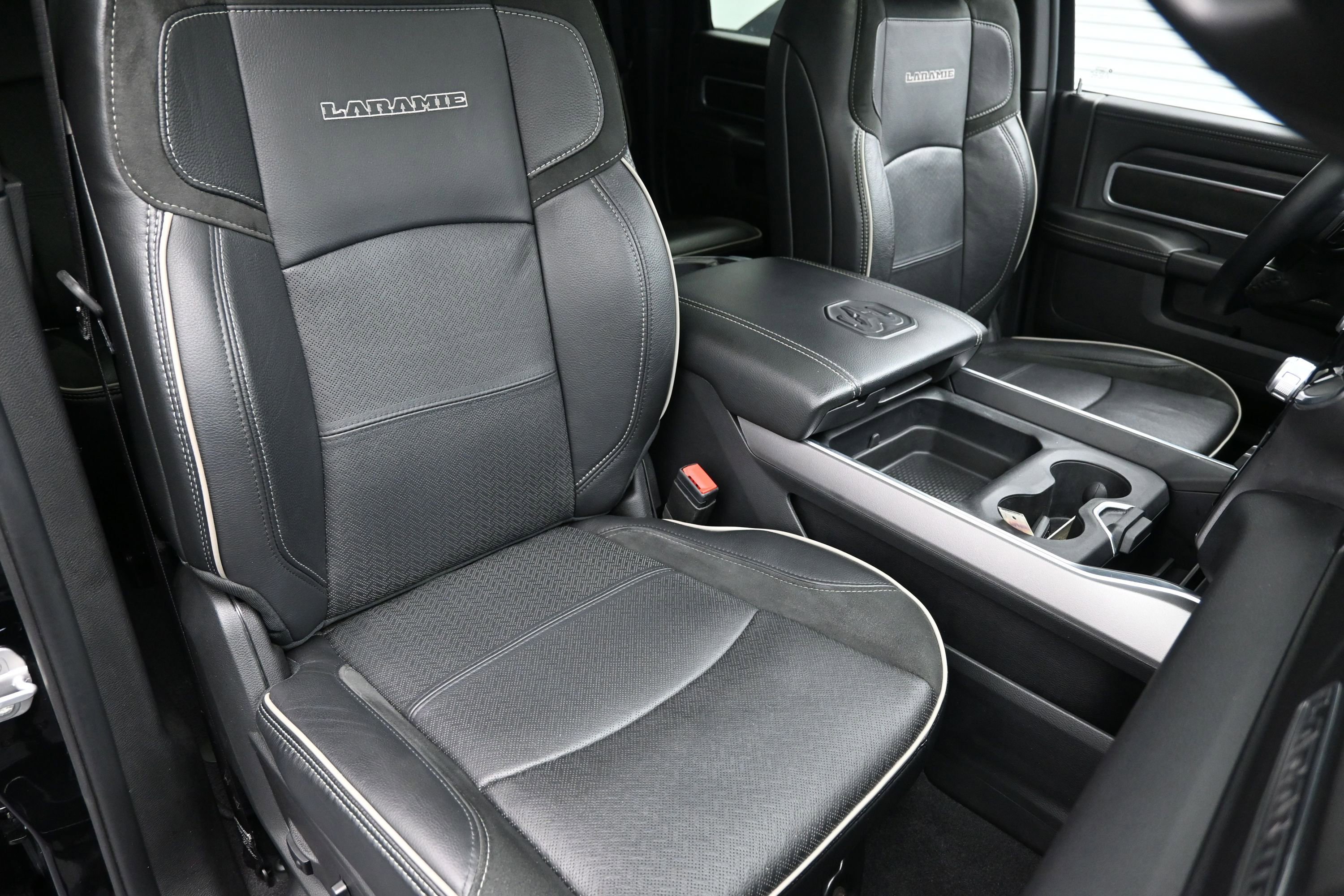 Used 2024 RAM 3500 Laramie w/ Night Edition AWD/4WD image 40