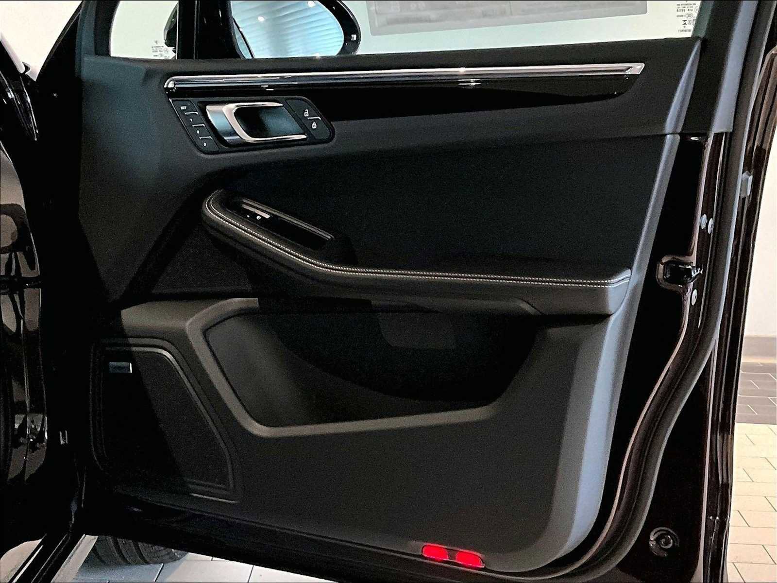 New 2026 Porsche Macan S AWD/4WD image 25