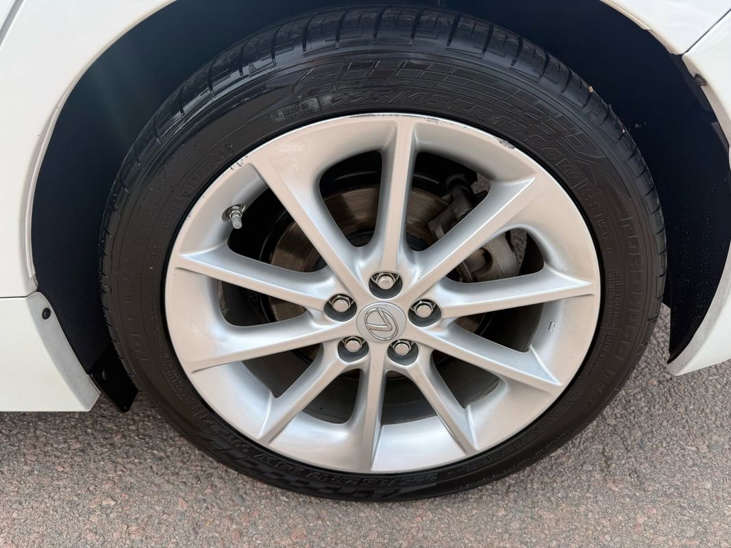 Used 2013 Lexus CT 200h w/ Premium Pkg w/Navigation FWD image 10