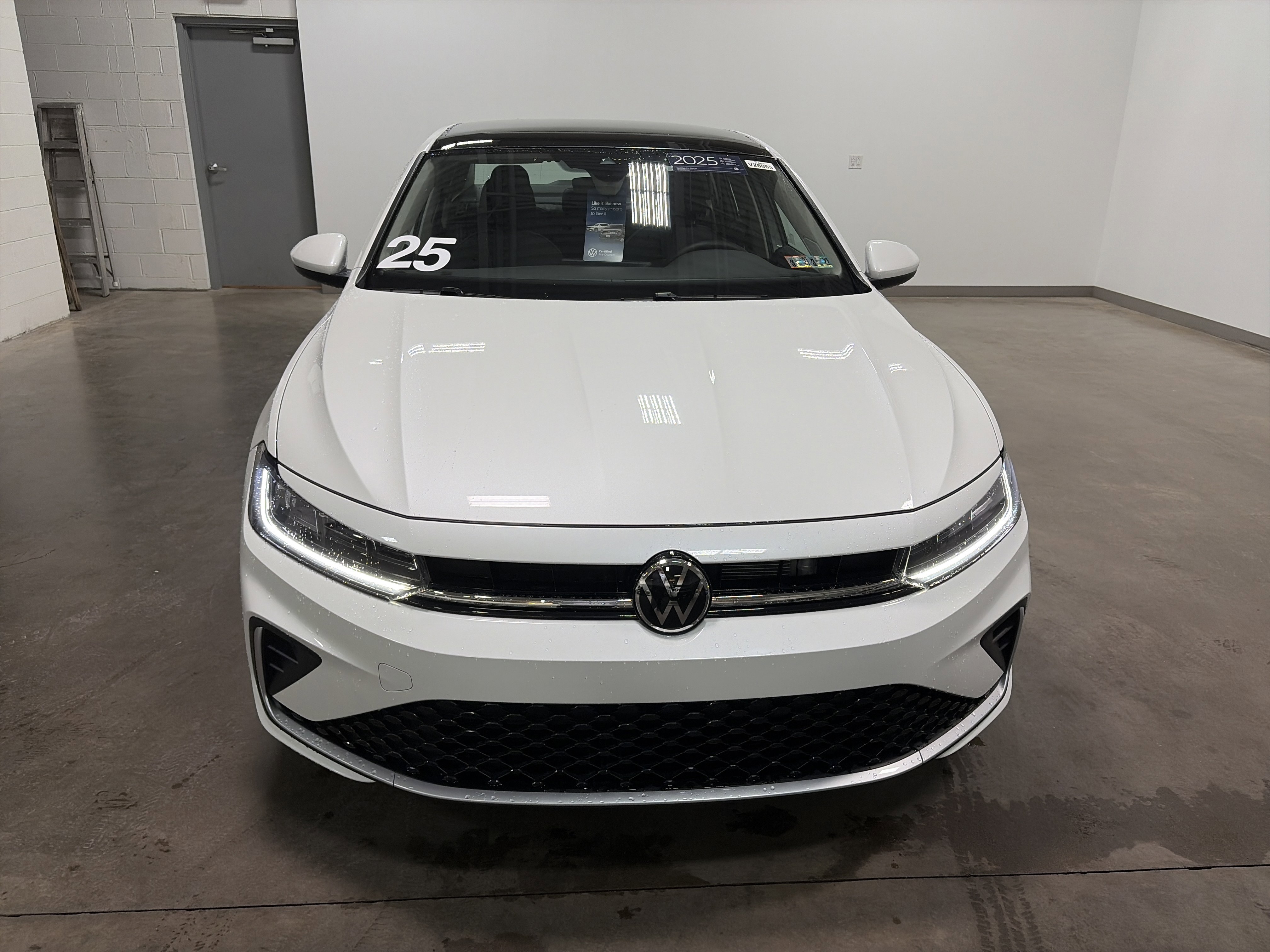 Certified 2025 Volkswagen Jetta SE image 76