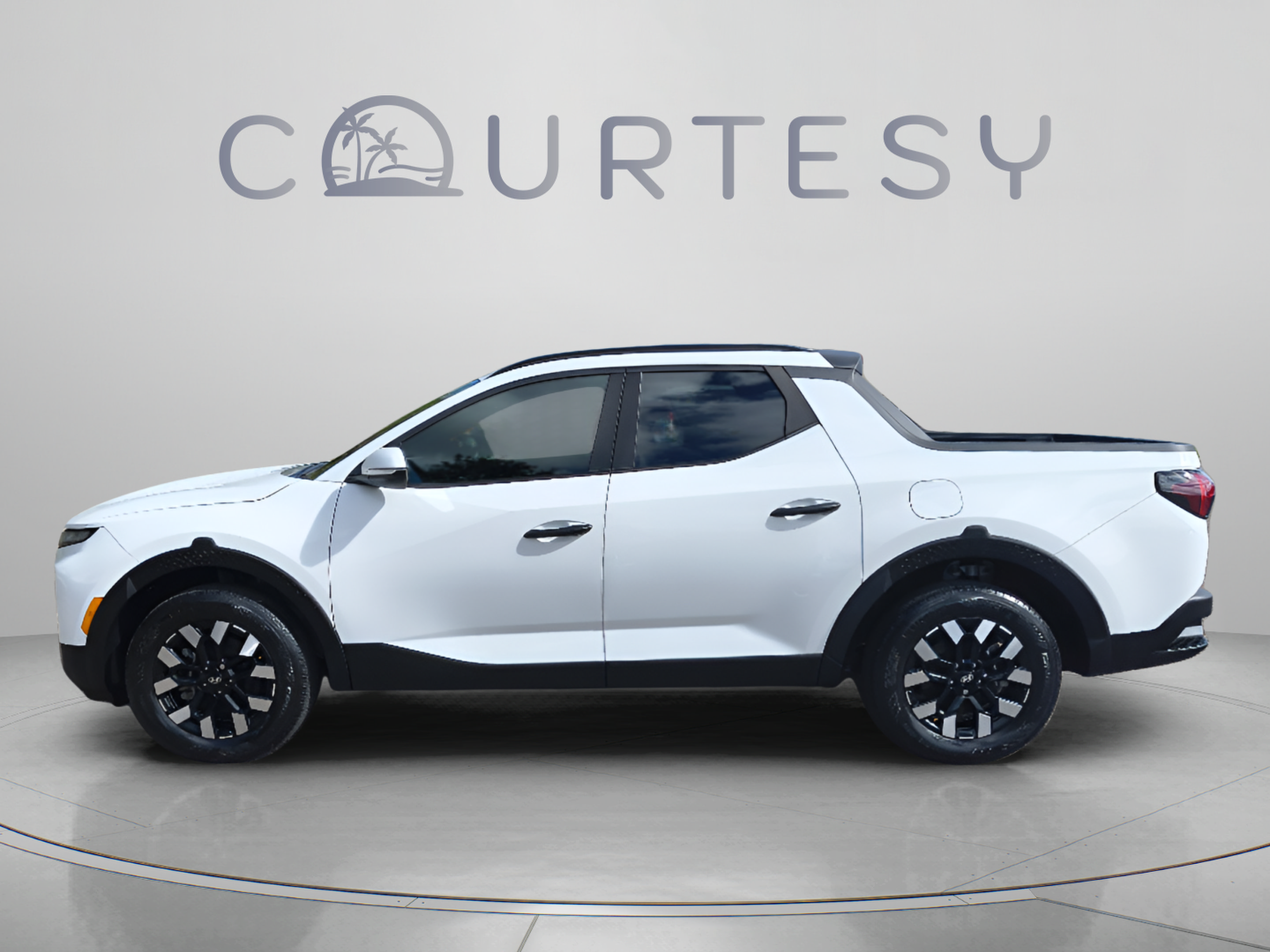 Certified 2025 Hyundai Santa Cruz SEL FWD image 2
