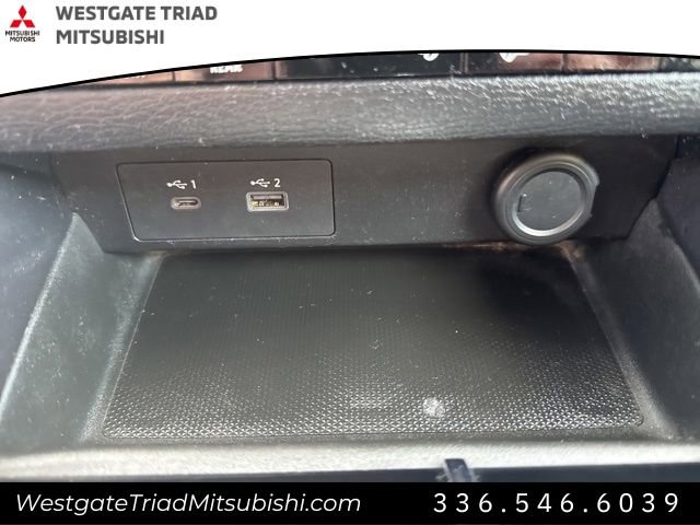 Used 2023 Mitsubishi Outlander SE image 22