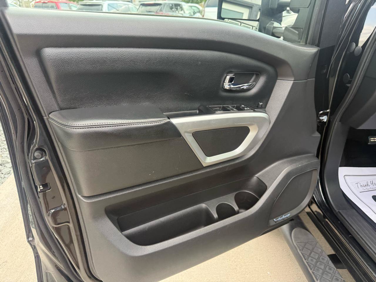 Used 2017 Nissan Titan PRO-4X AWD/4WD image 12