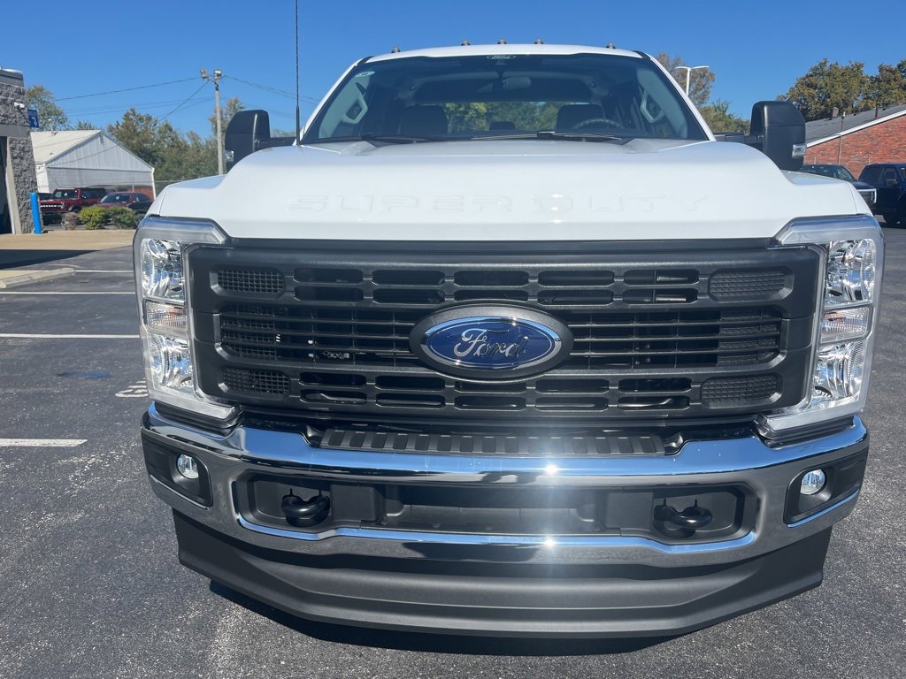 New 2026 Ford F250 XL w/ XL Chrome Package image 8