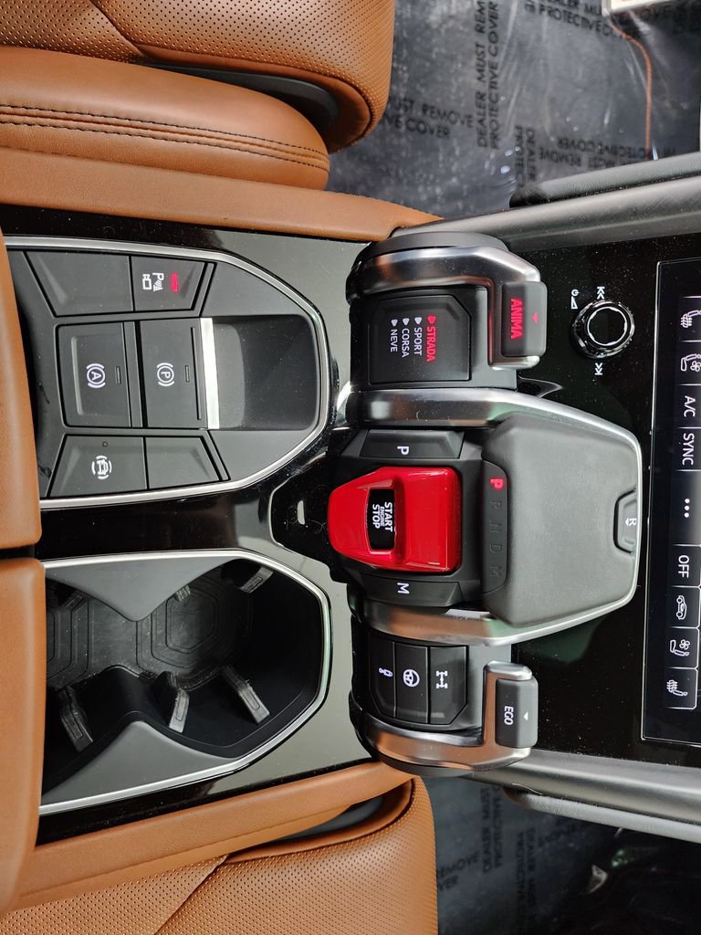 Used 2022 Lamborghini Urus image 21