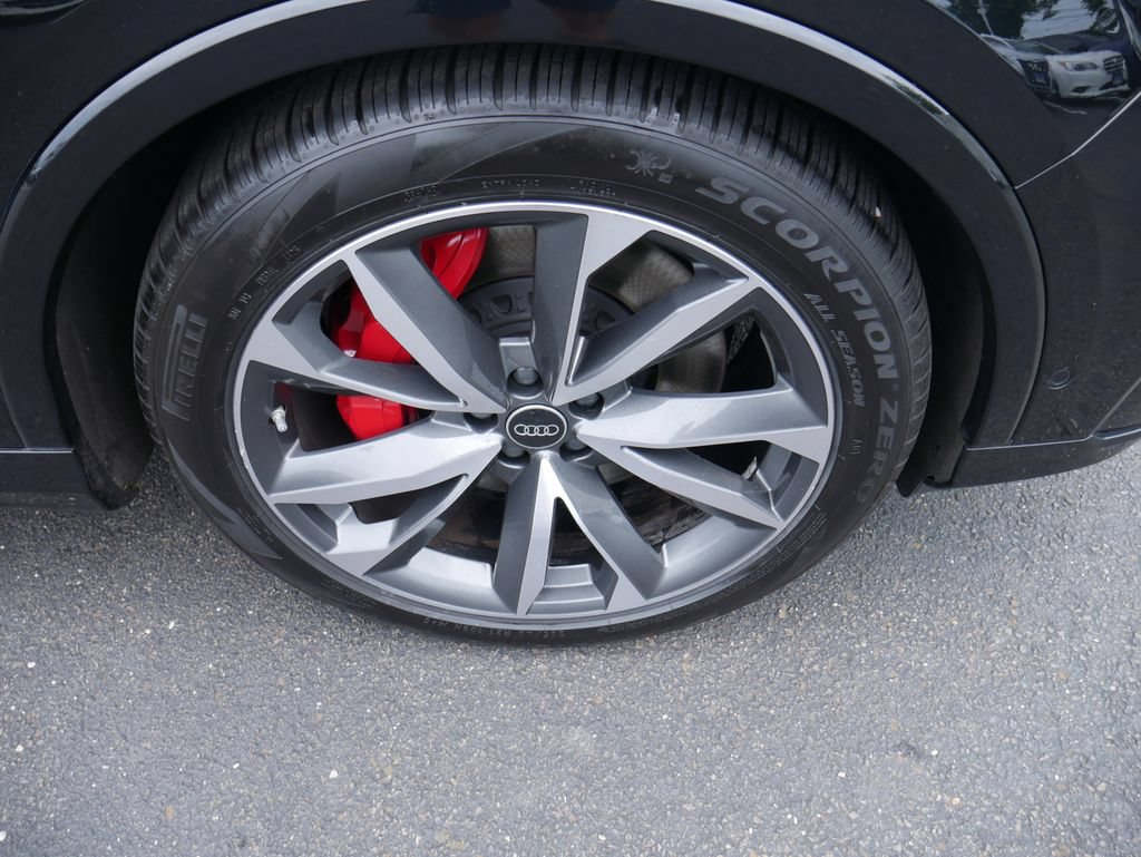 Certified 2023 Audi SQ7 Prestige w/ Prestige Package AWD/4WD image 18
