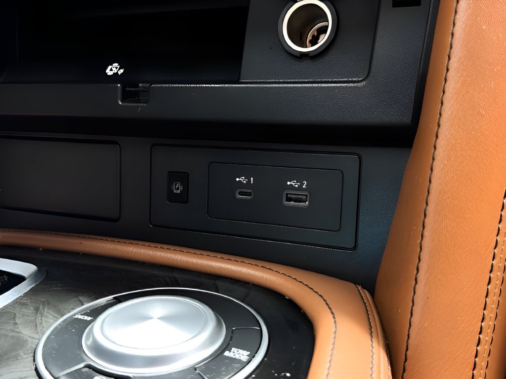 Used 2024 INFINITI QX80 Sensory w/ All-Season Package RWD image 11