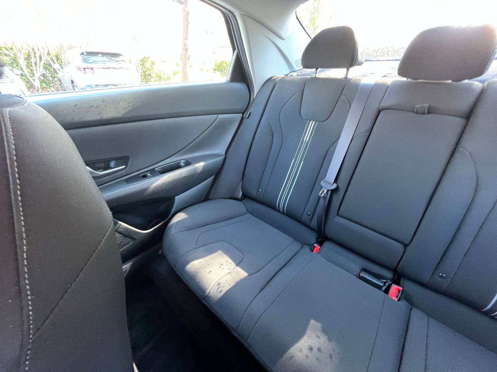Used 2025 Hyundai Elantra SEL image 40