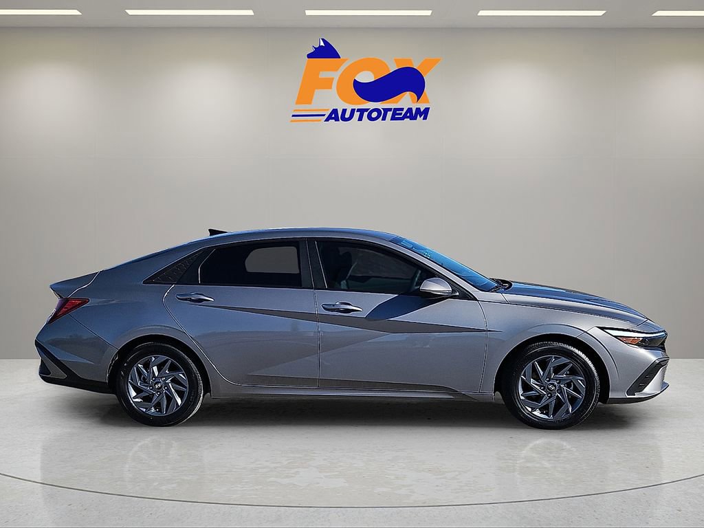 Used 2024 Hyundai Elantra SEL image 6