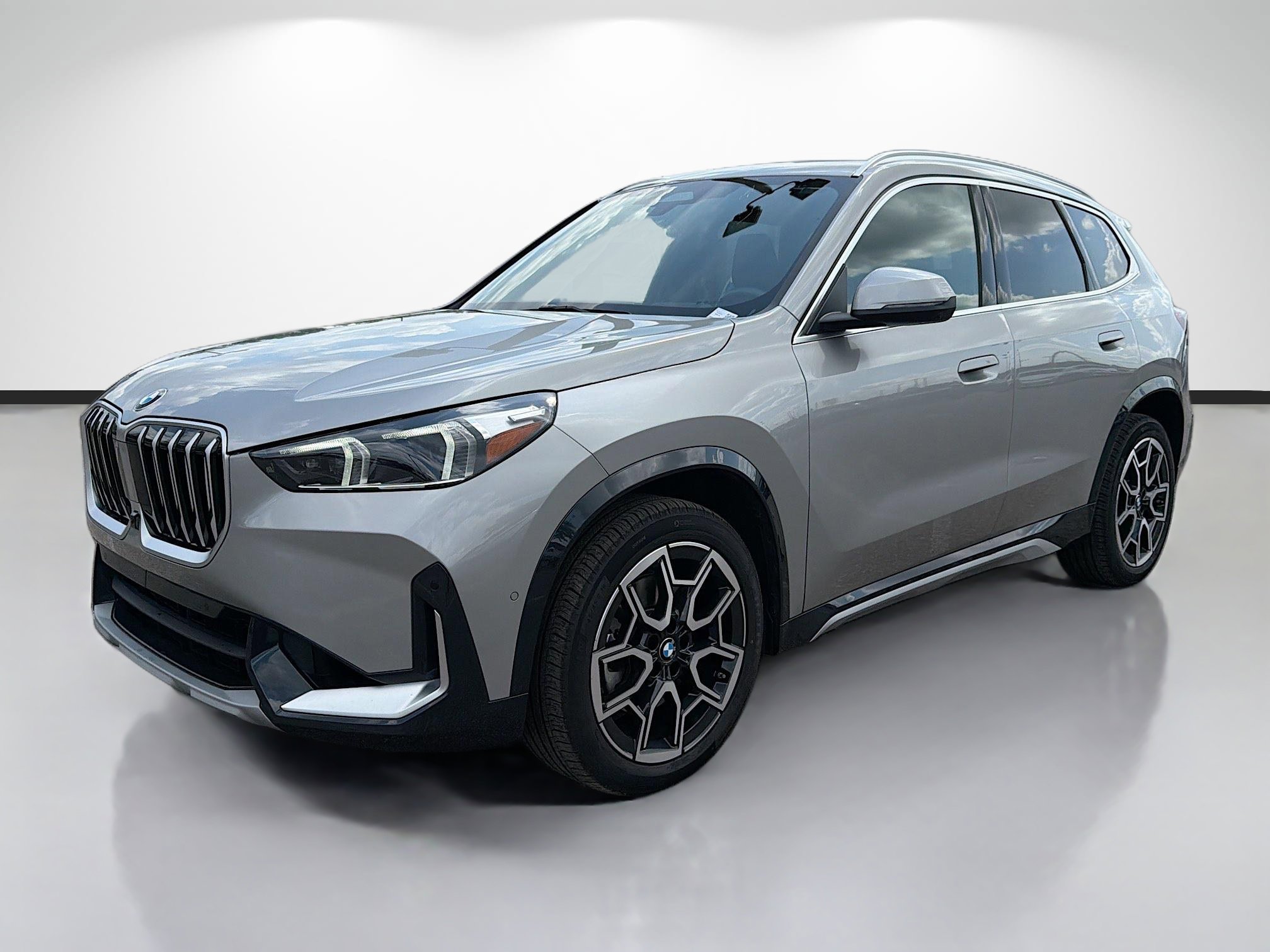 Used 2026 BMW X1 xDrive28i image 7