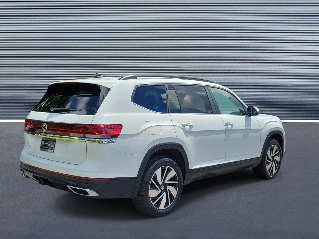 Used 2025 Volkswagen Atlas SE FWD image 3