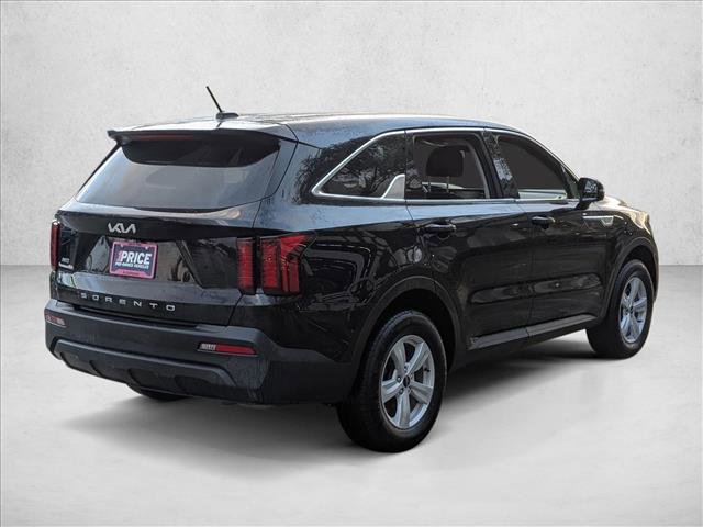Used 2022 Kia Sorento LX image 5