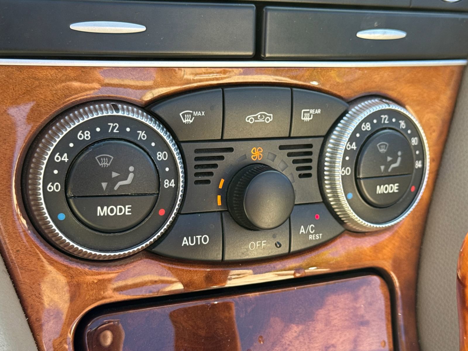 Used 2009 Mercedes-Benz SL 550 image 19