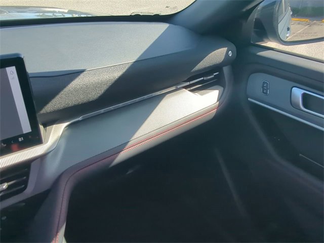 Used 2025 Ford Explorer ST-Line image 18