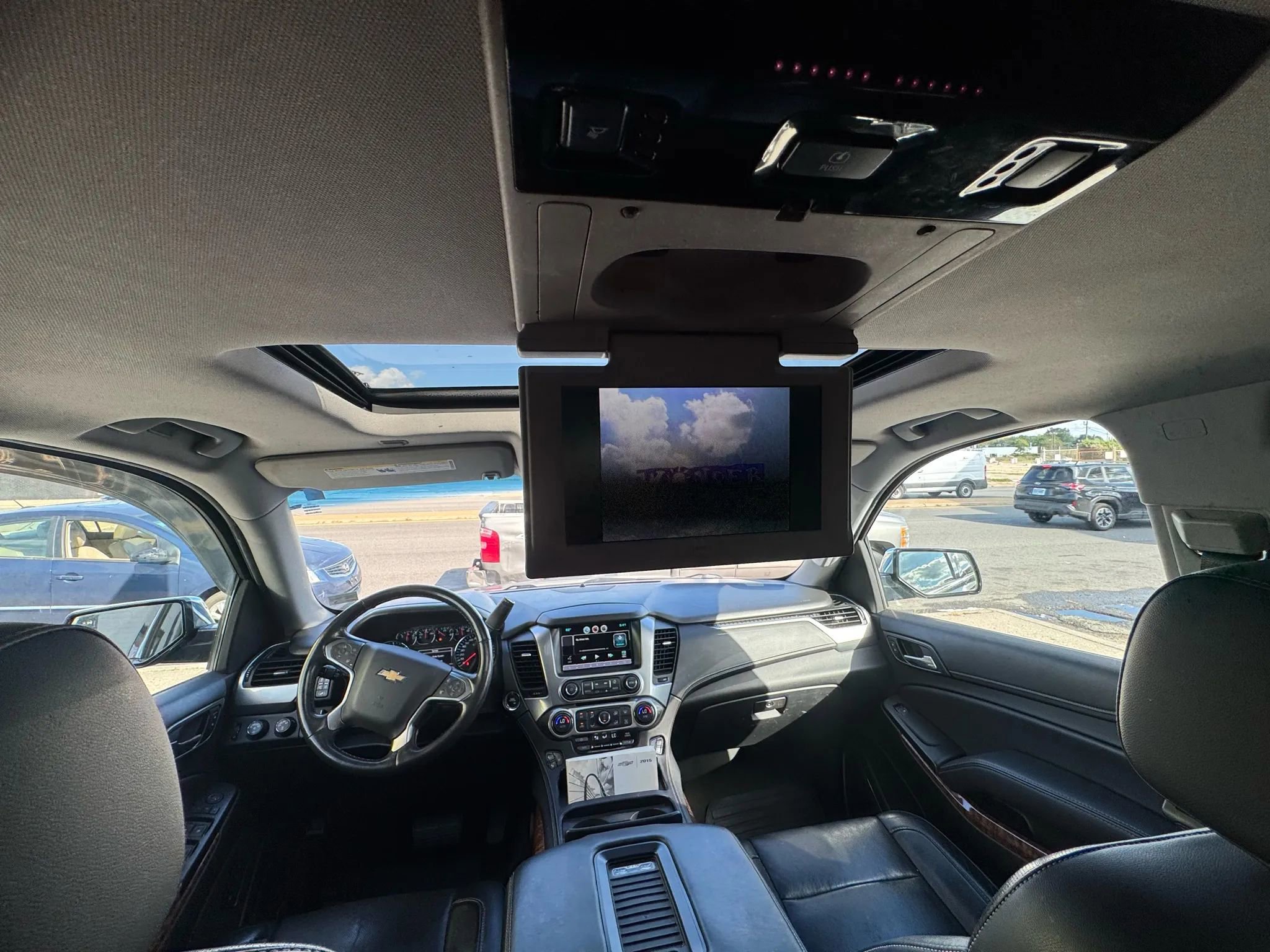 Used 2015 Chevrolet Suburban LTZ image 26