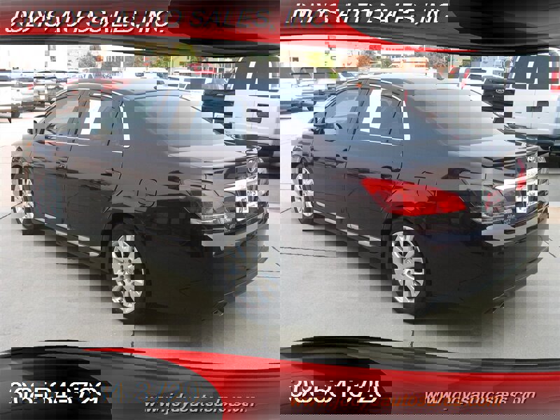 Used 2011 Toyota Avalon Limited image 32