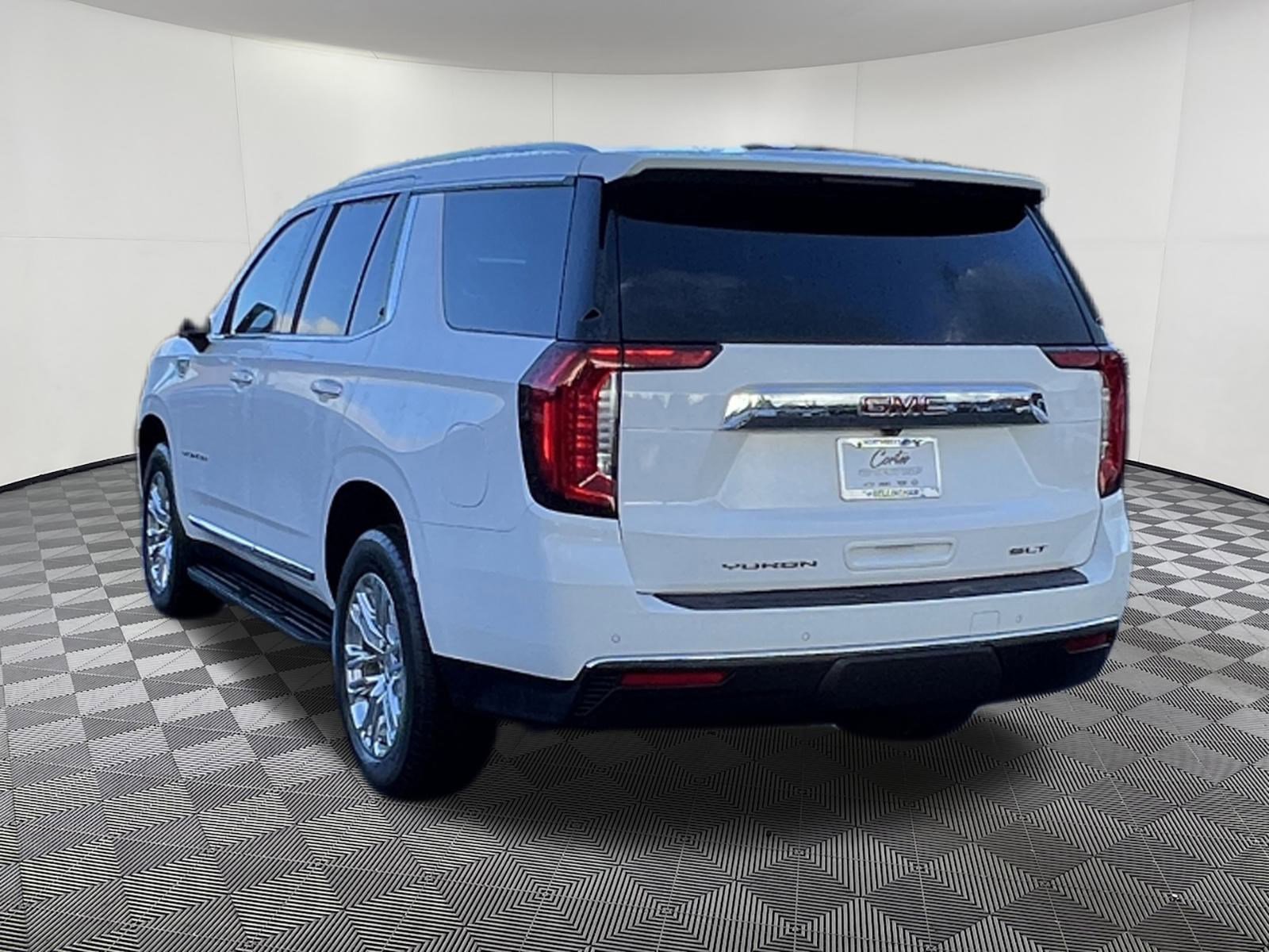 Certified 2021 GMC Yukon SLT w/ SLT Luxury Plus Package image 4