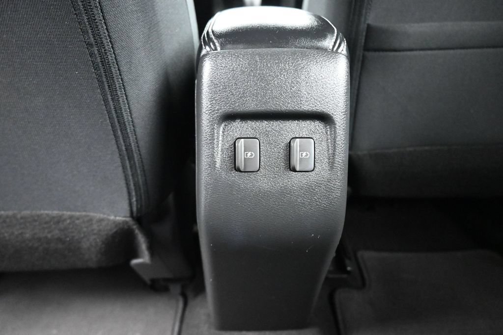 Used 2023 Nissan Kicks SR FWD image 33