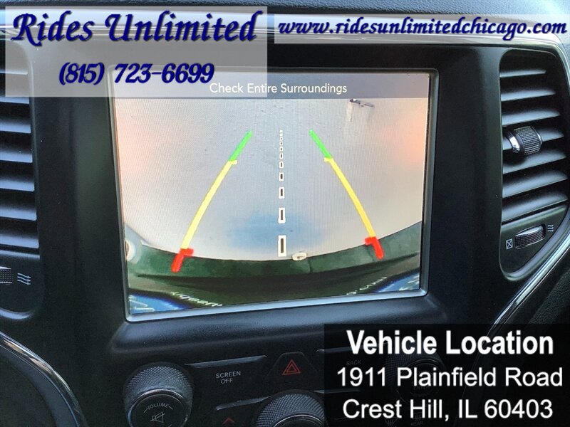 Used 2017 Jeep Grand Cherokee Altitude AWD/4WD image 11