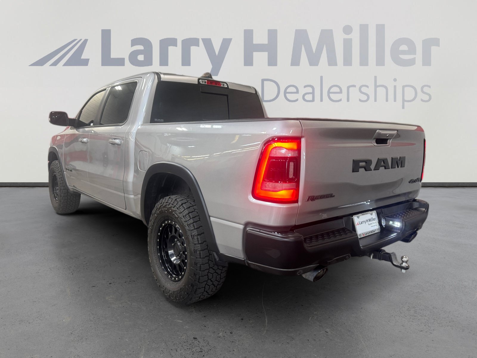 Used 2020 RAM 1500 Rebel w/ Rebel Level 2 Equipment Group AWD/4WD image 3