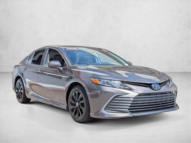 Used 2022 Toyota Camry LE image 3