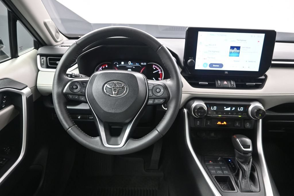 Used 2023 Toyota RAV4 XLE Premium AWD/4WD image 31