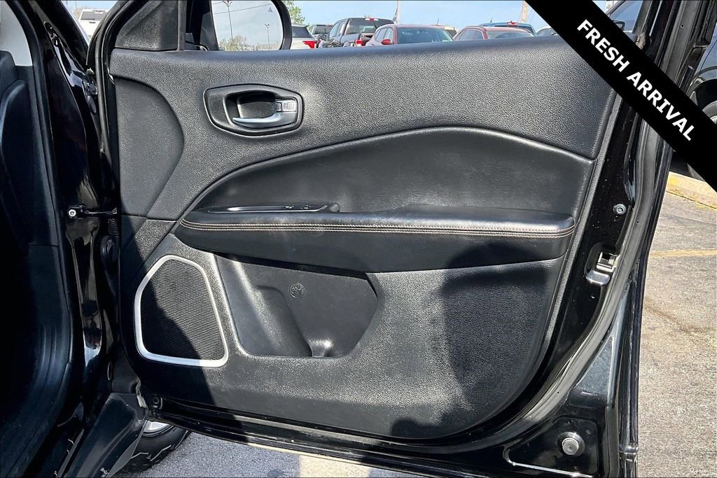 Used 2018 Jeep Compass Limited image 26
