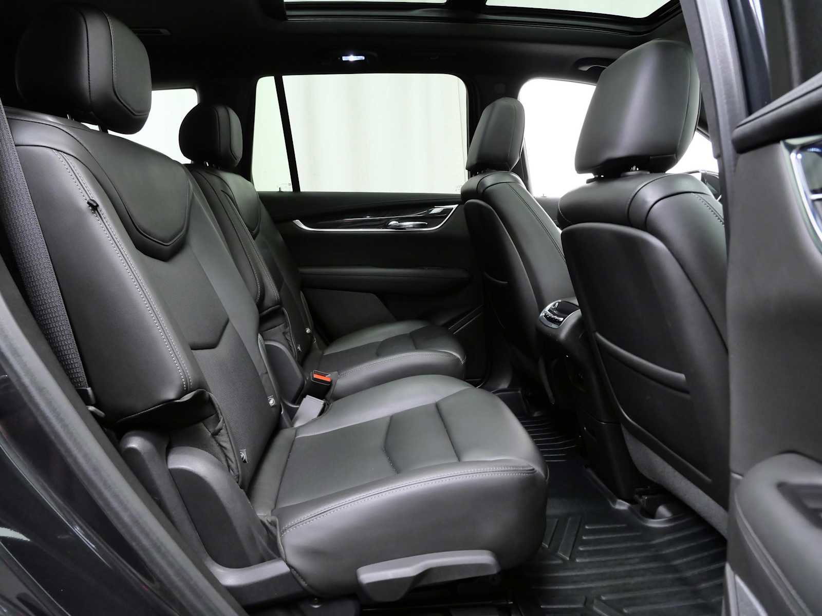 Used 2020 Cadillac XT6 Premium Luxury image 14