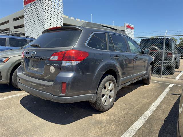 Used 2010 Subaru Outback 2.5i Limited AWD/4WD image 3